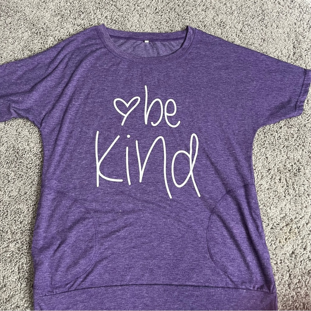 Be Kind Purple Short Sleeve Tee With Pockets Women M